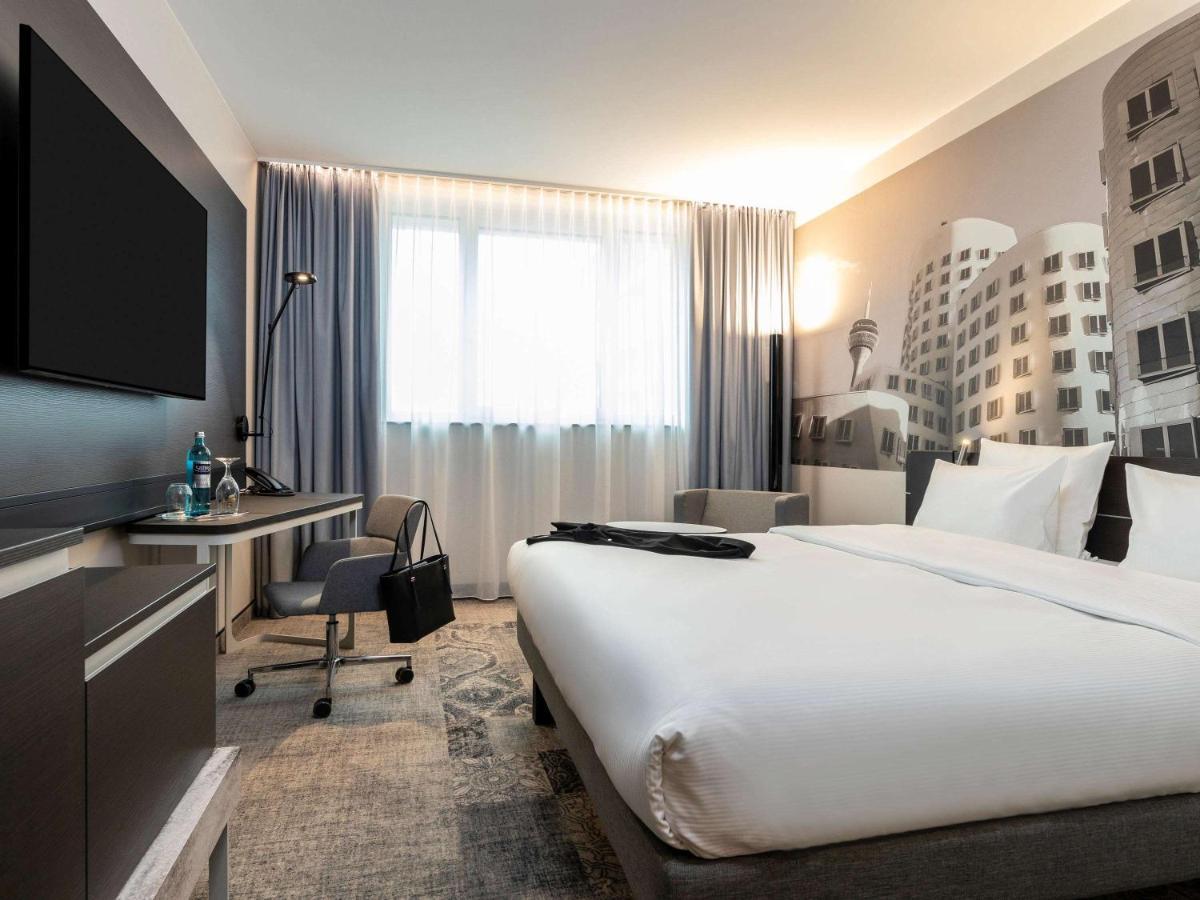 Novotel Duesseldorf Airport Esterno foto