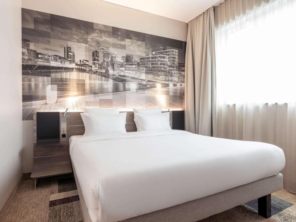 Novotel Duesseldorf Airport Esterno foto