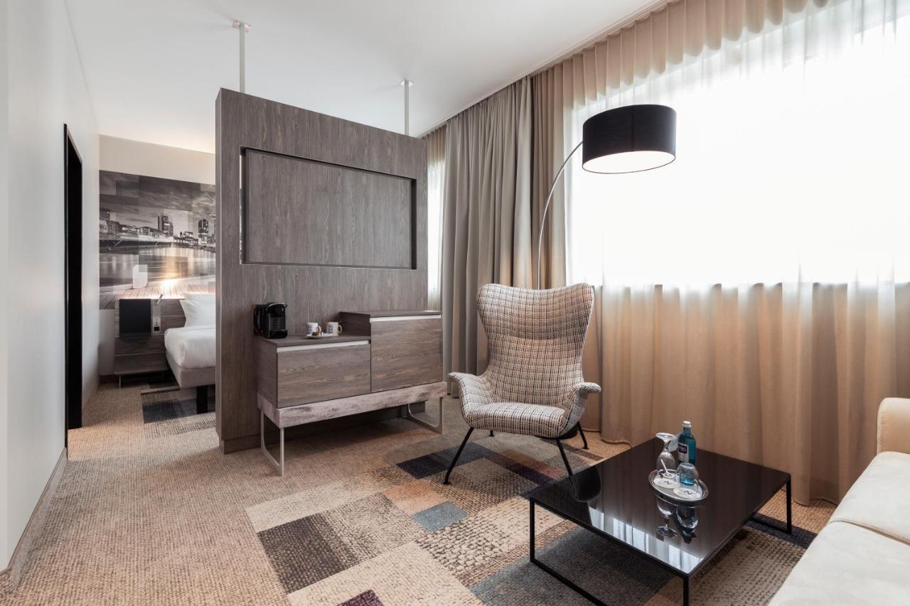 Novotel Duesseldorf Airport Esterno foto
